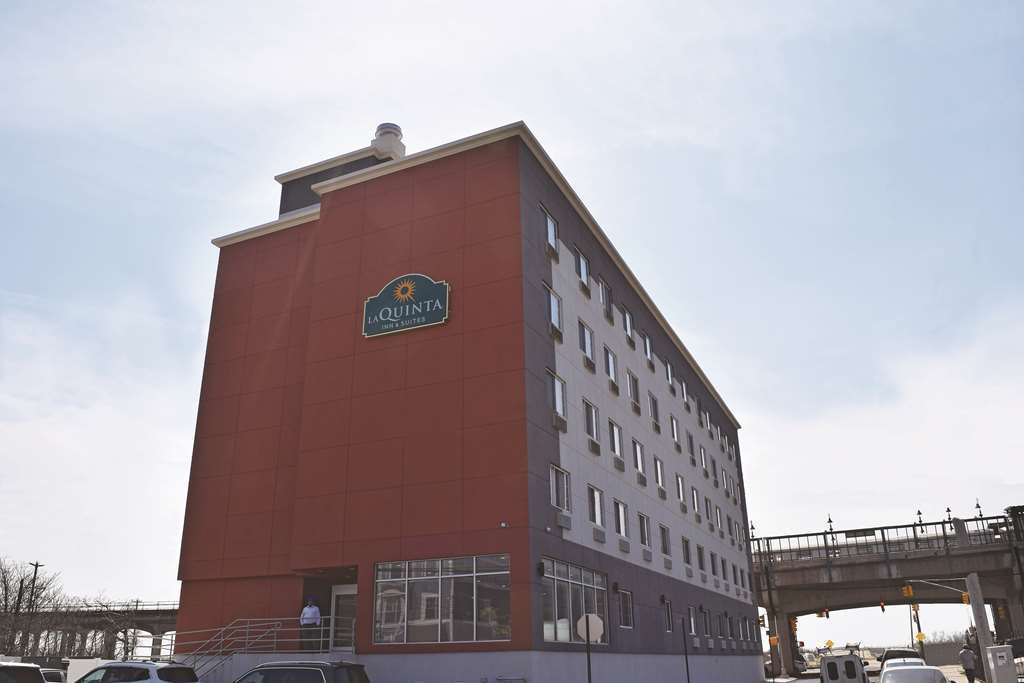 La Quinta Inn & Suites Far Rockaway - Beach Hotel Nova Iorque Exterior foto