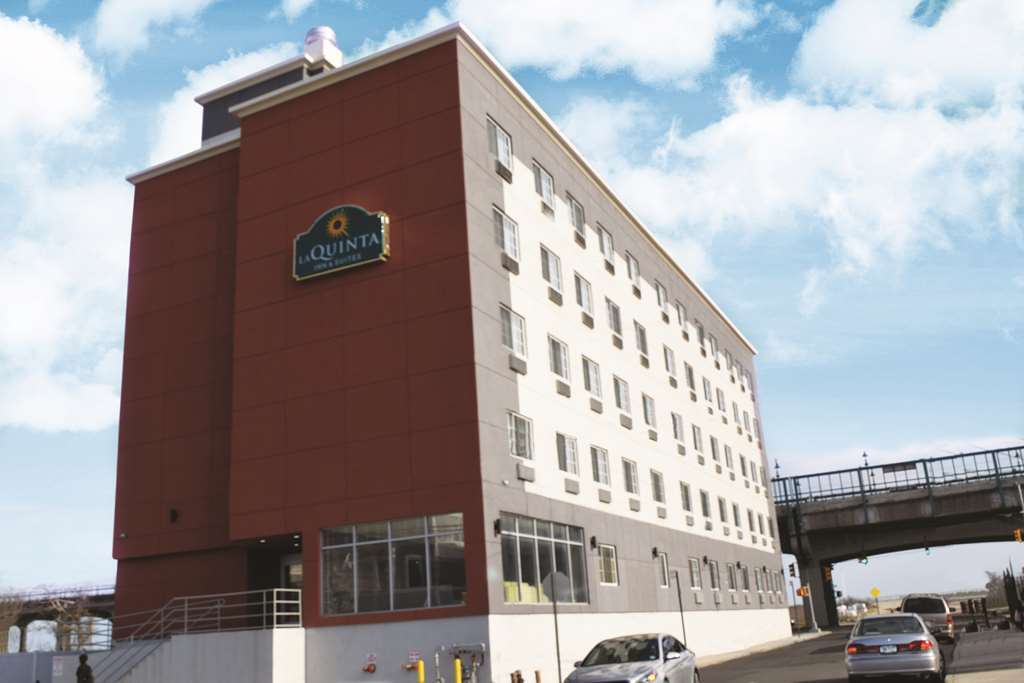 La Quinta Inn & Suites Far Rockaway - Beach Hotel Nova York Exterior foto