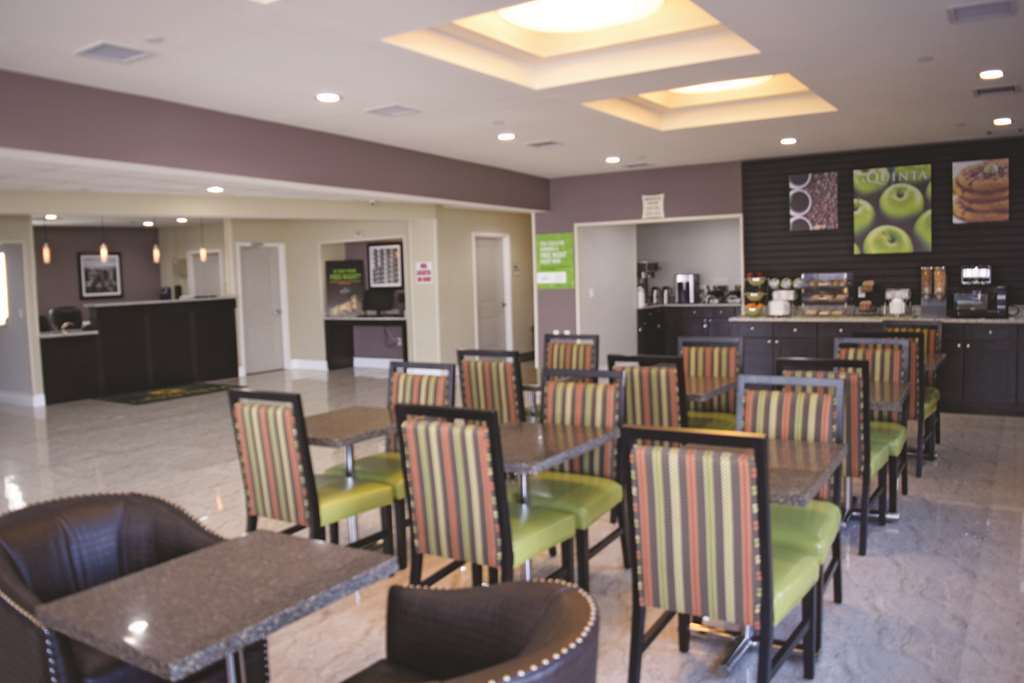 La Quinta Inn & Suites Far Rockaway - Beach Hotel Nova York Facilidades foto