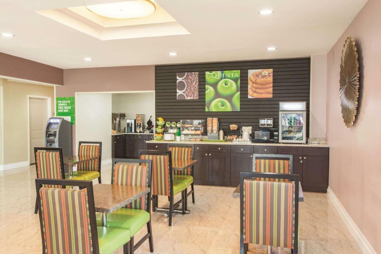 La Quinta Inn & Suites Far Rockaway - Beach Hotel Nova York Exterior foto